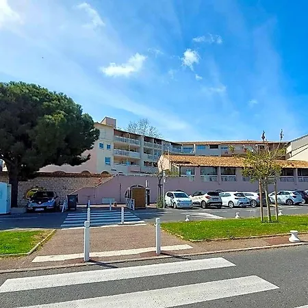 فندق Port Vauban 4*